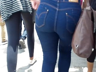 Novinha Da Bunda Grande De Jeans Azul